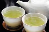 緑茶を習慣的に摂取する群において、男女の全死亡リスクが低い